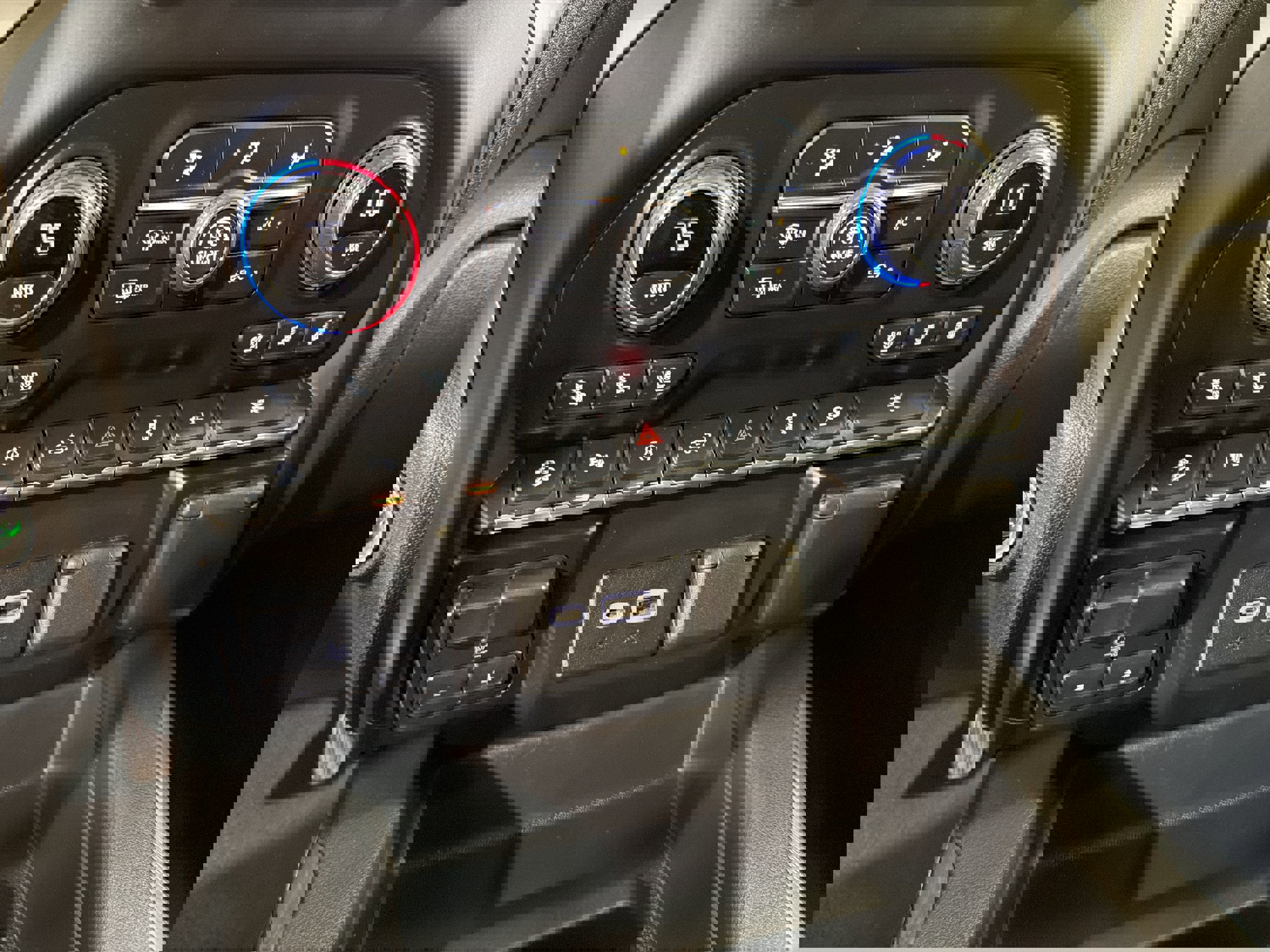 Used 2021 Chevrolet Silverado 1500 LTZ w/ Z71 Off-Road Package image 19