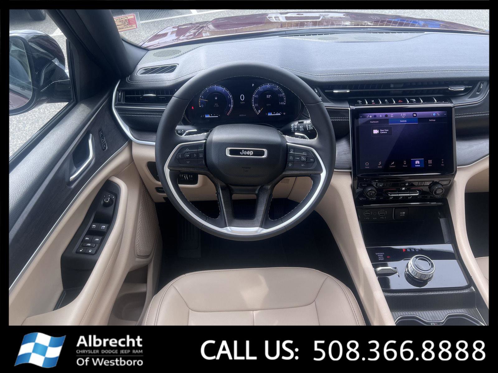 Used 2025 Jeep Grand Cherokee Limited AWD/4WD image 25