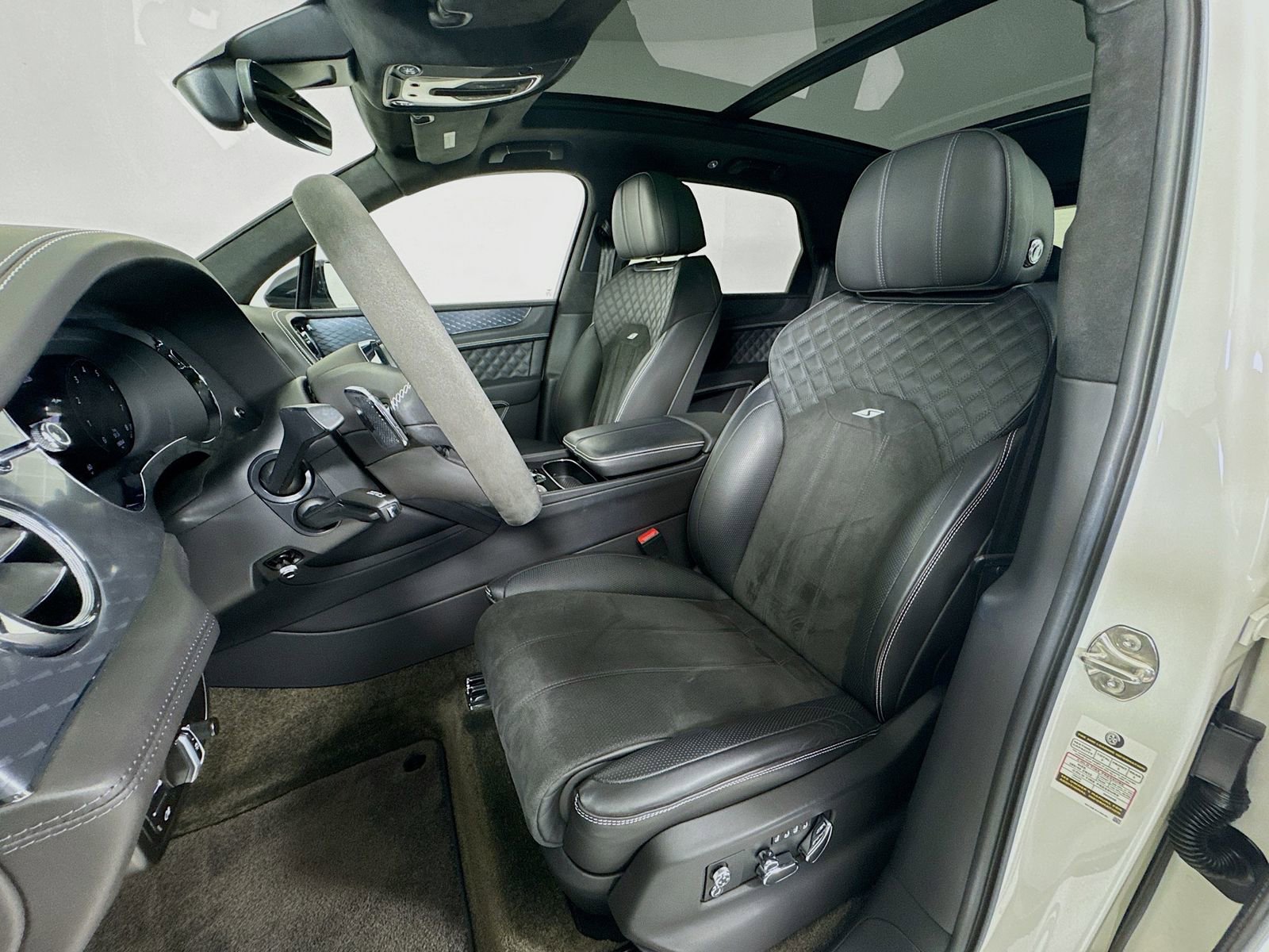 Certified 2022 Bentley Bentayga image 20