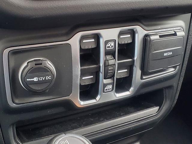 Used 2024 Jeep Wrangler Unlimited Sahara AWD/4WD image 26