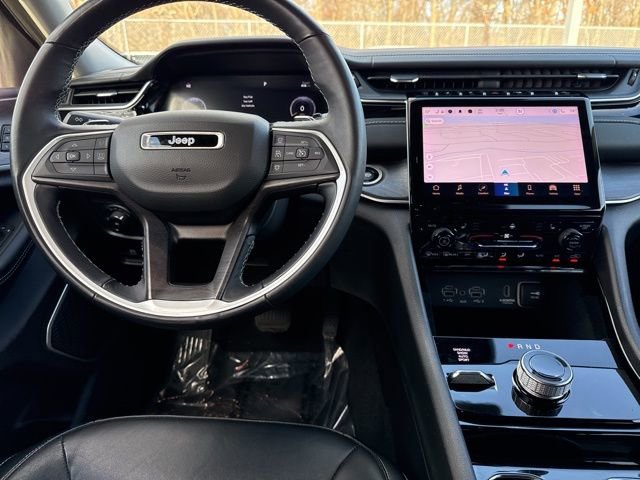 Used 2022 Jeep Grand Cherokee Limited image 24