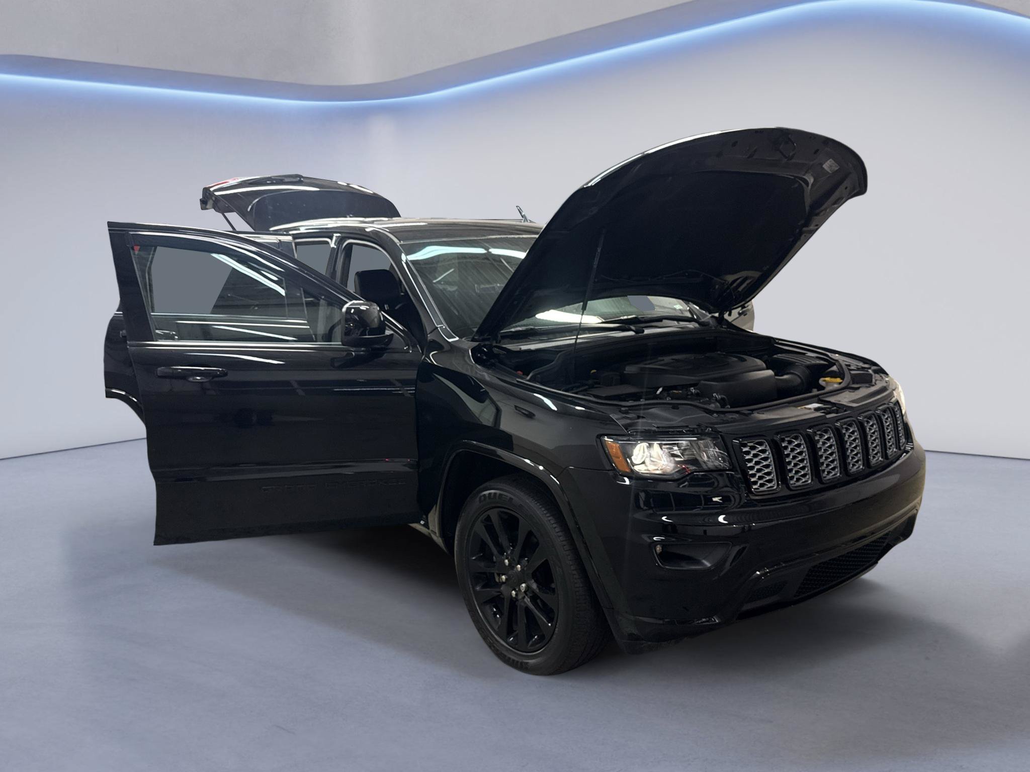 Used 2019 Jeep Grand Cherokee Altitude RWD image 9