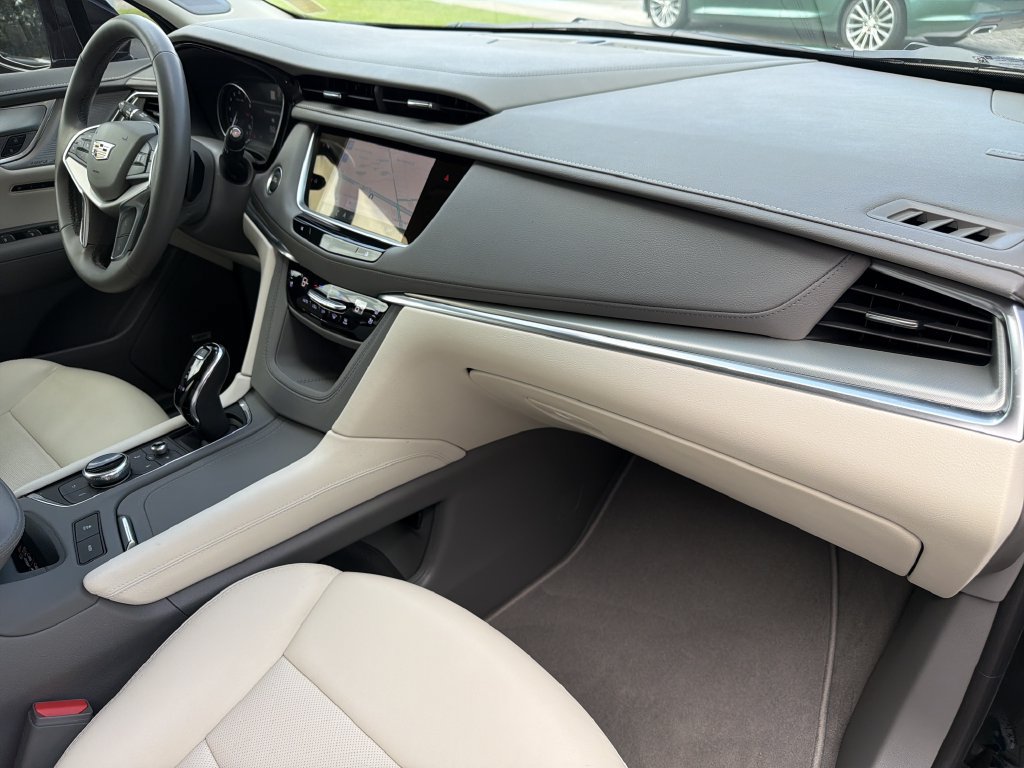 Certified 2025 Cadillac XT5 Premium Luxury FWD image 16