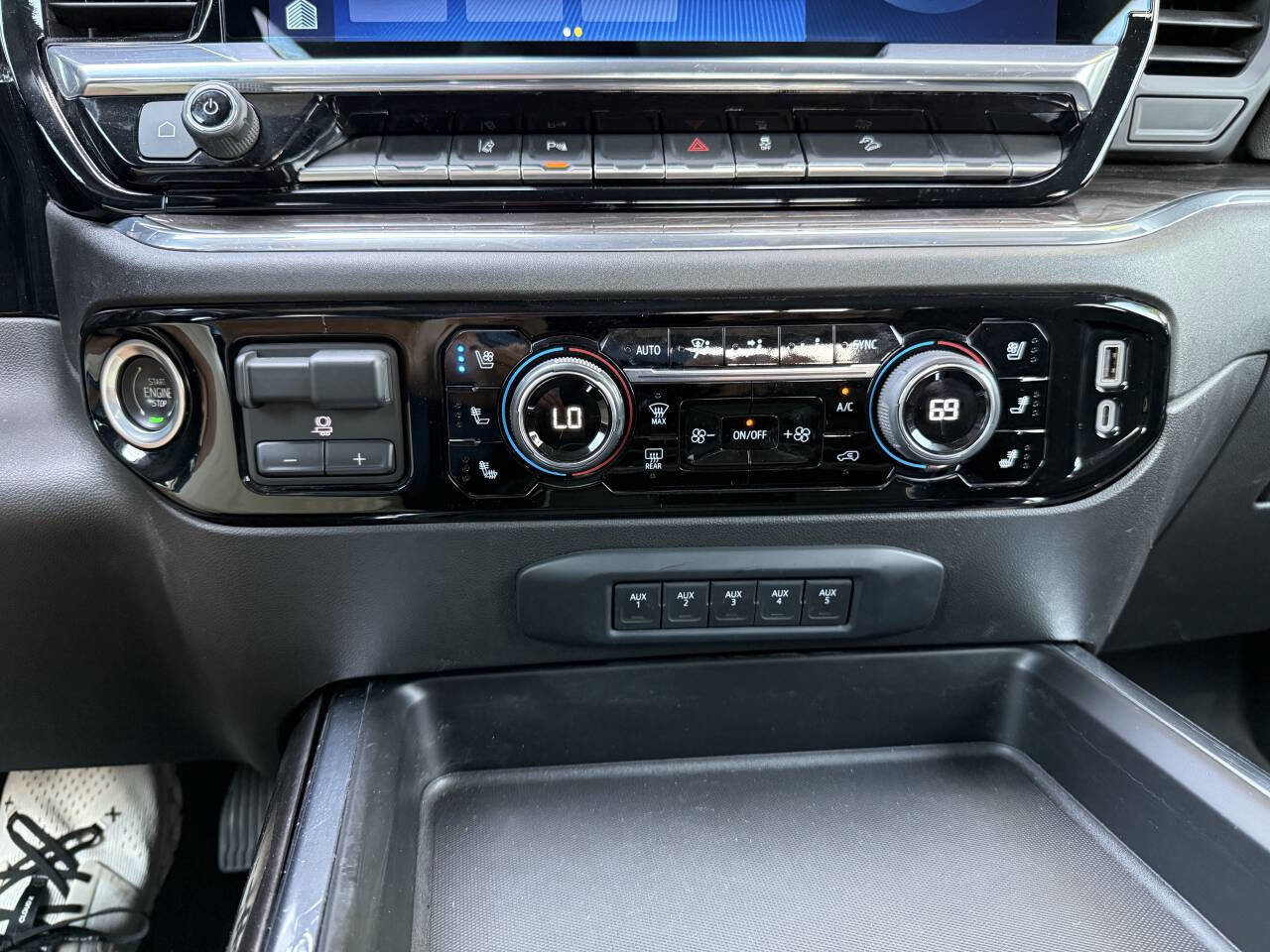 Used 2024 Chevrolet Silverado 2500 LTZ w/ LTZ Premium Package image 14