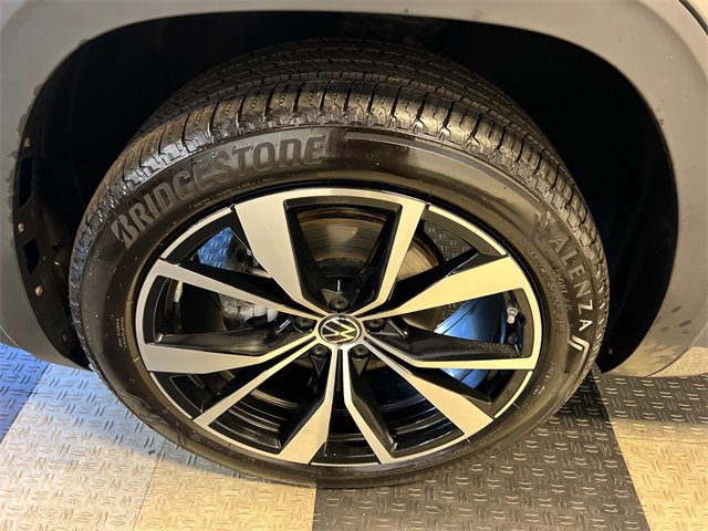 Certified 2025 Volkswagen Atlas Cross Sport SEL Premium R-Line image 9