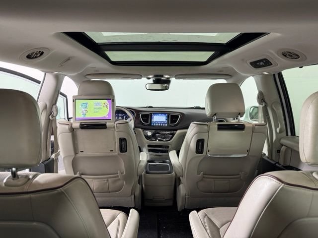 Used 2019 Chrysler Pacifica Limited w/ Advanced Safetytec Group FWD image 24