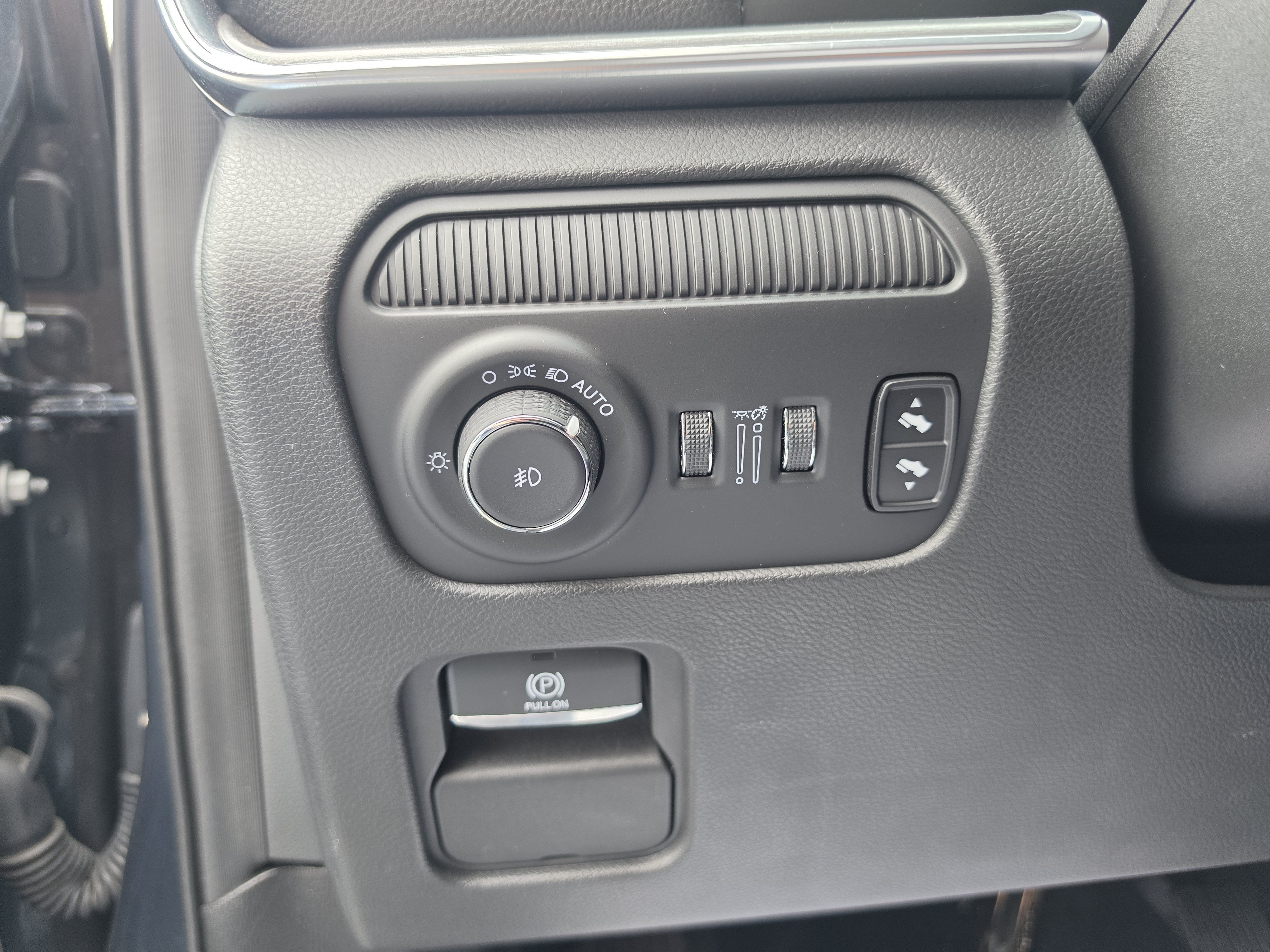 Used 2024 Jeep Wagoneer Series II w/ Convenience Group I AWD/4WD image 21