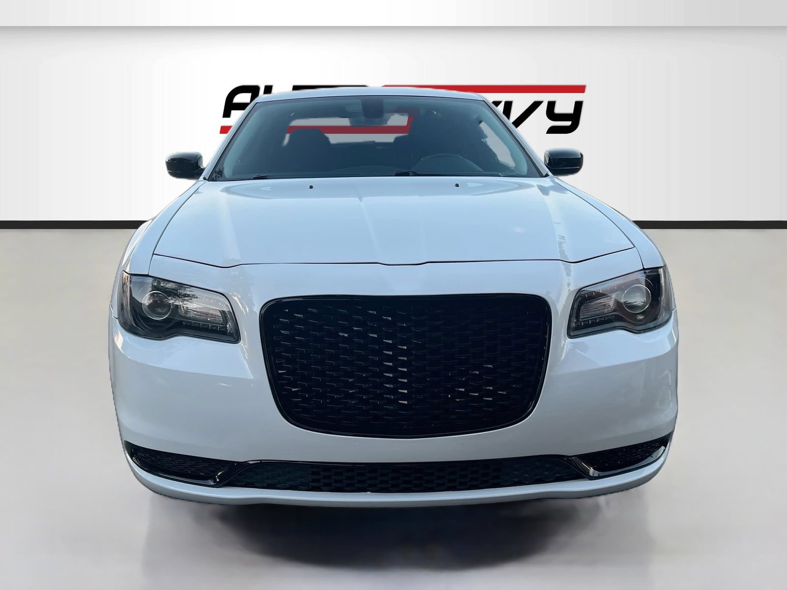Used 2021 Chrysler 300 Touring w/ Sport Appearance Package RWD image 2