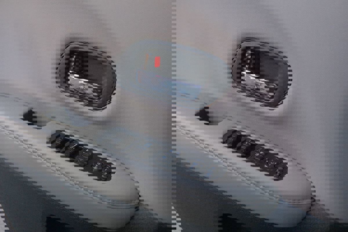 Used 2017 Honda HR-V LX image 12