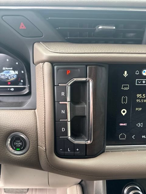 Used 2022 GMC Yukon Denali AWD/4WD image 25