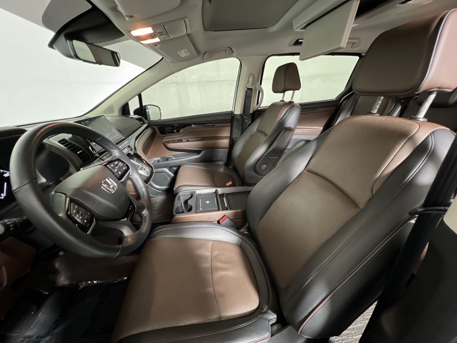 Used 2025 Honda Odyssey Elite image 13