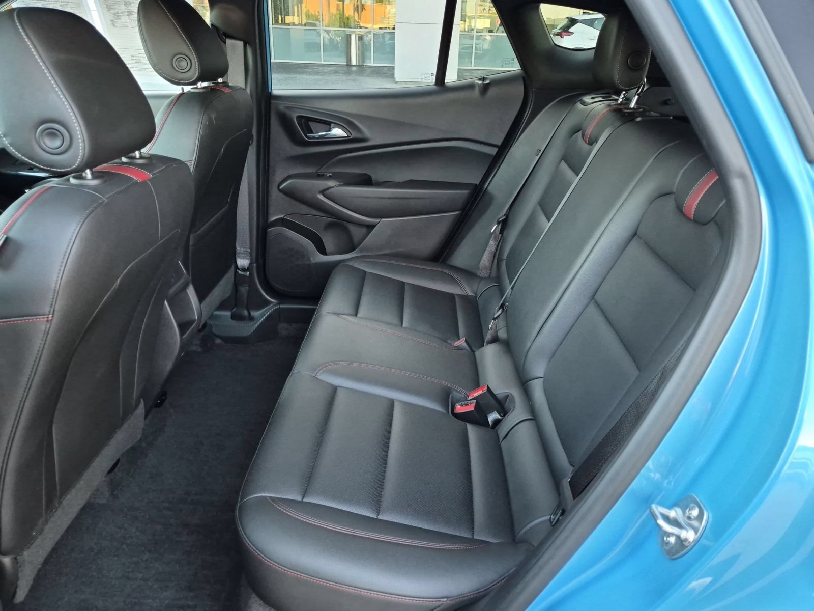 Used 2025 Chevrolet Trax RS w/ Driver Confidence Package FWD image 24