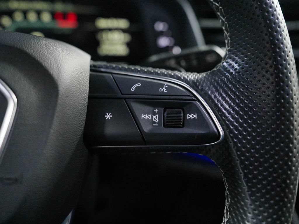 Used 2023 Audi SQ8 Premium Plus w/ SQ8 Luxury Package AWD/4WD image 26