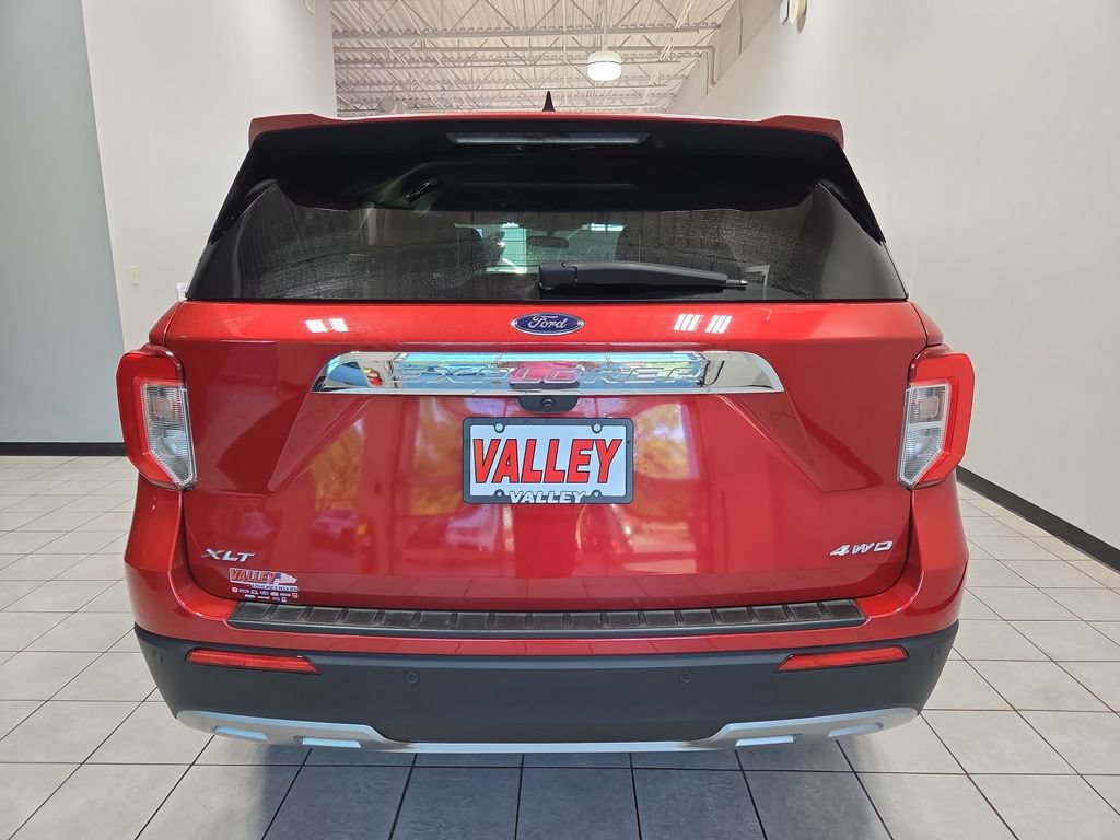 Used 2024 Ford Explorer XLT w/ Equipment Group 202A AWD/4WD image 10