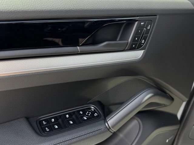 New 2026 Porsche Cayenne AWD/4WD image 14