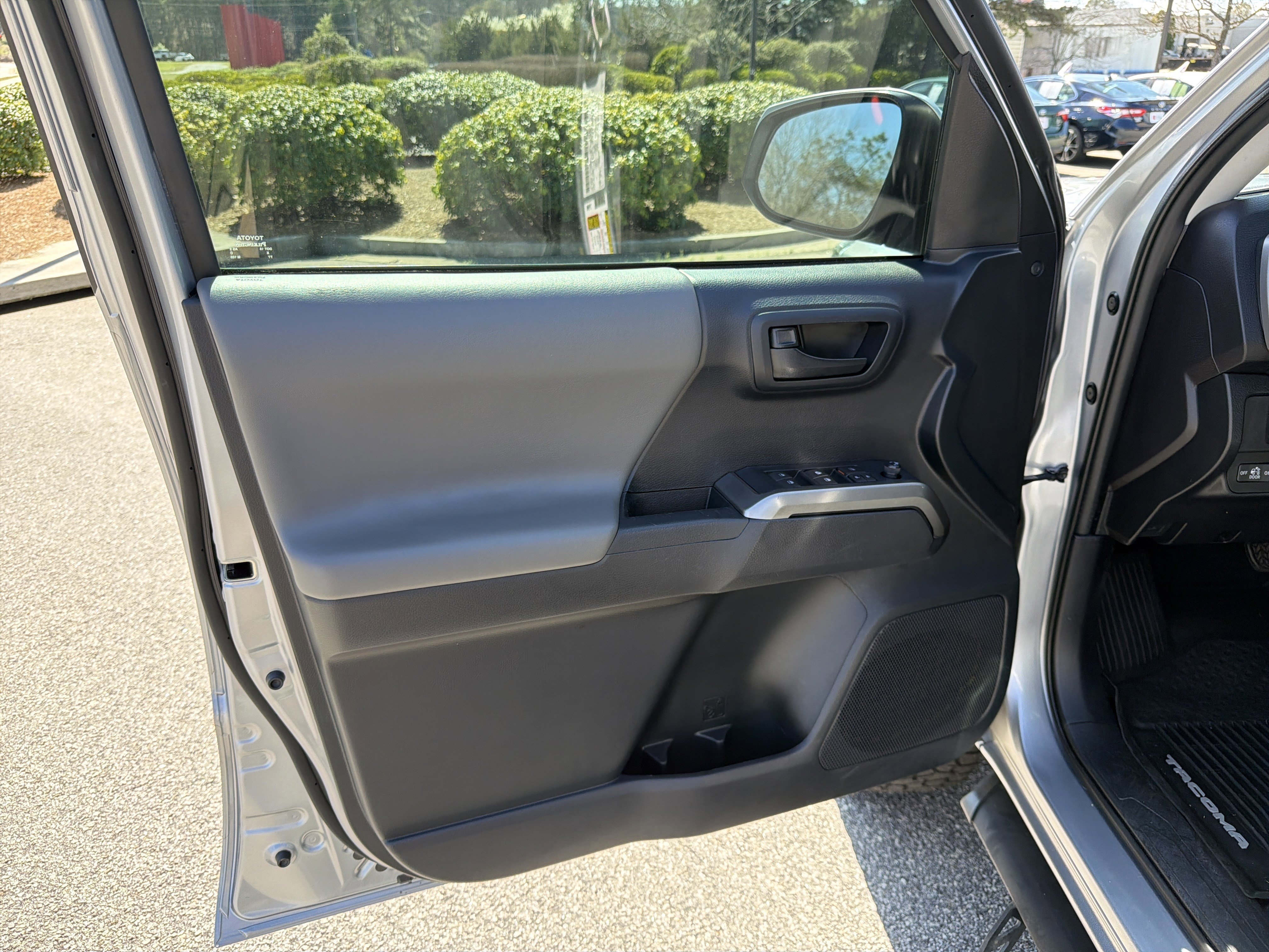 Used 2019 Toyota Tacoma SR5 image 20