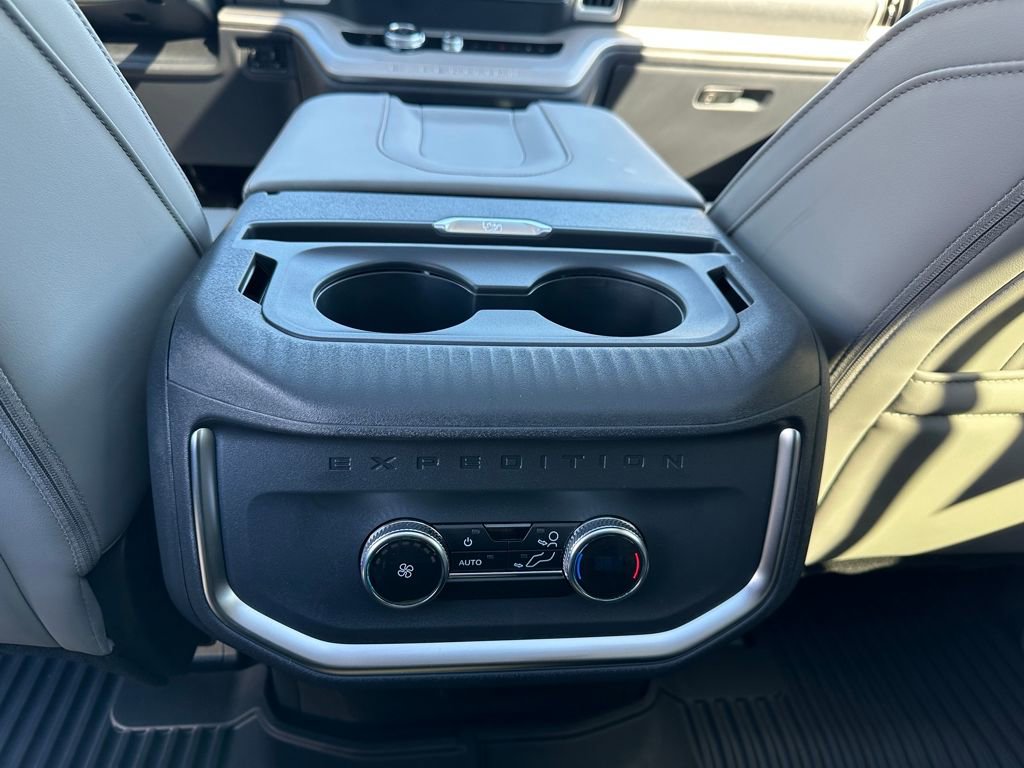 New 2025 Ford Expedition Active image 21