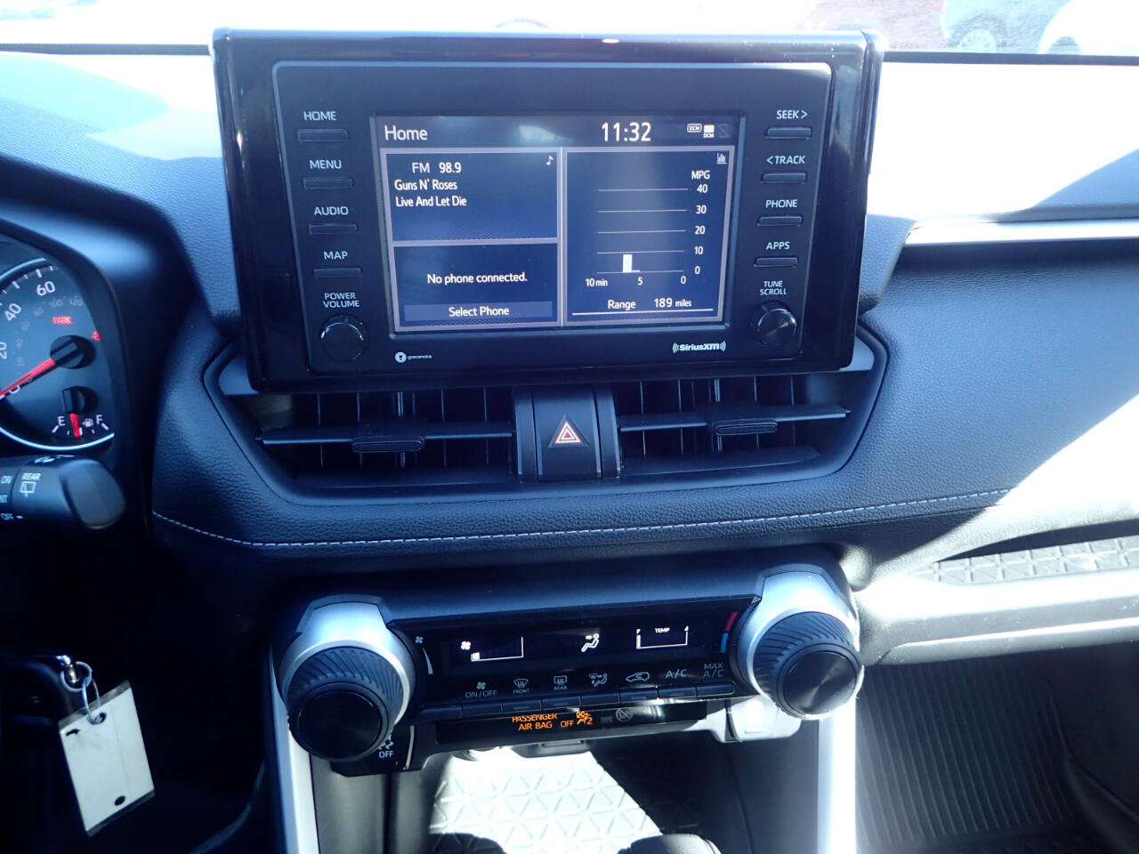 Used 2021 Toyota RAV4 LE image 18