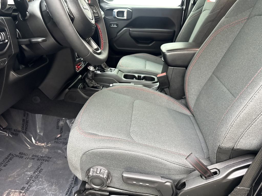 Used 2024 Jeep Gladiator Rubicon w/ Technology Group AWD/4WD image 28