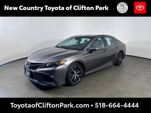 Used 2021 Toyota Camry SE w/ Cold Weather Package AWD/4WD image 7