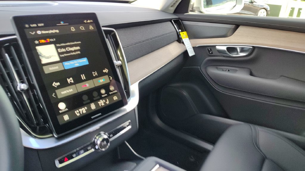 New 2026 Volvo XC90 B6 Plus AWD/4WD image 25