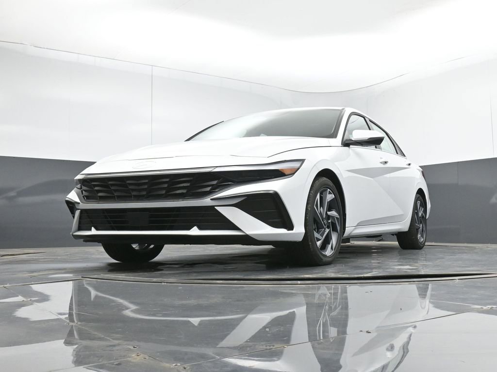 New 2026 Hyundai Elantra Limited FWD image 9