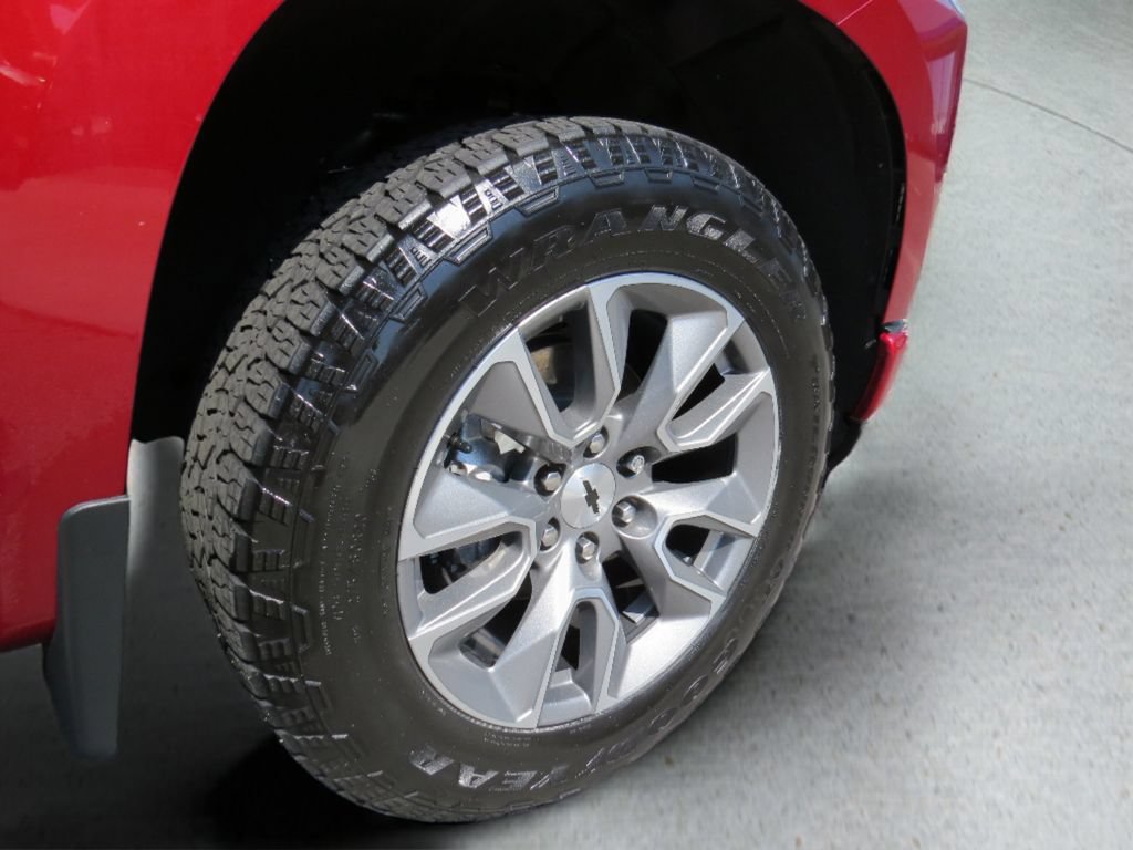 Used 2022 Chevrolet Silverado 1500 RST w/ Safety Package AWD/4WD image 11