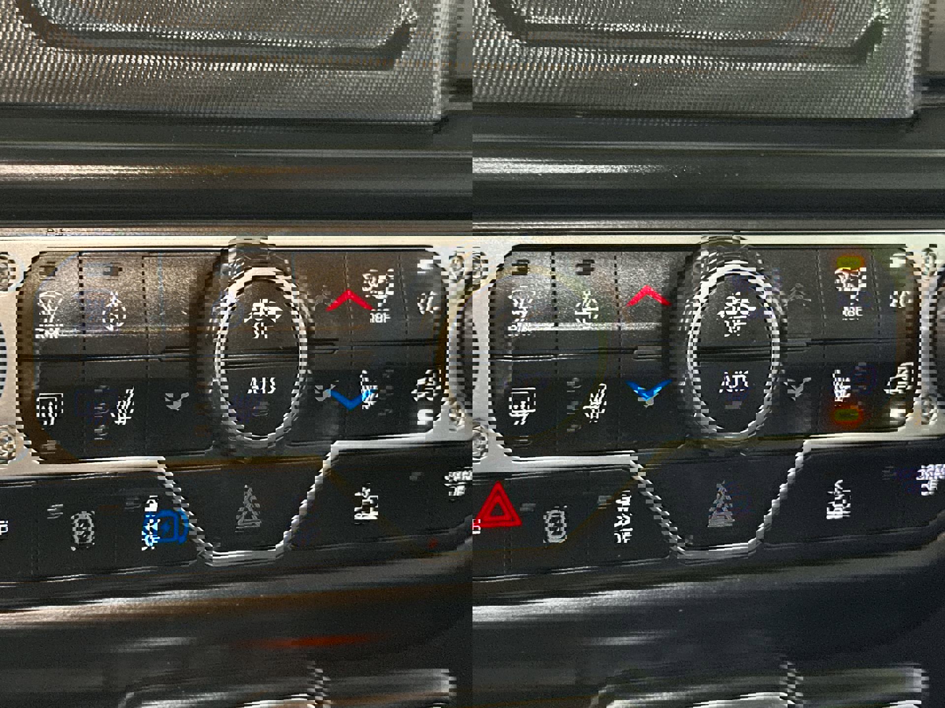 Used 2023 Jeep Wrangler Unlimited w/ Cold Weather Group image 23