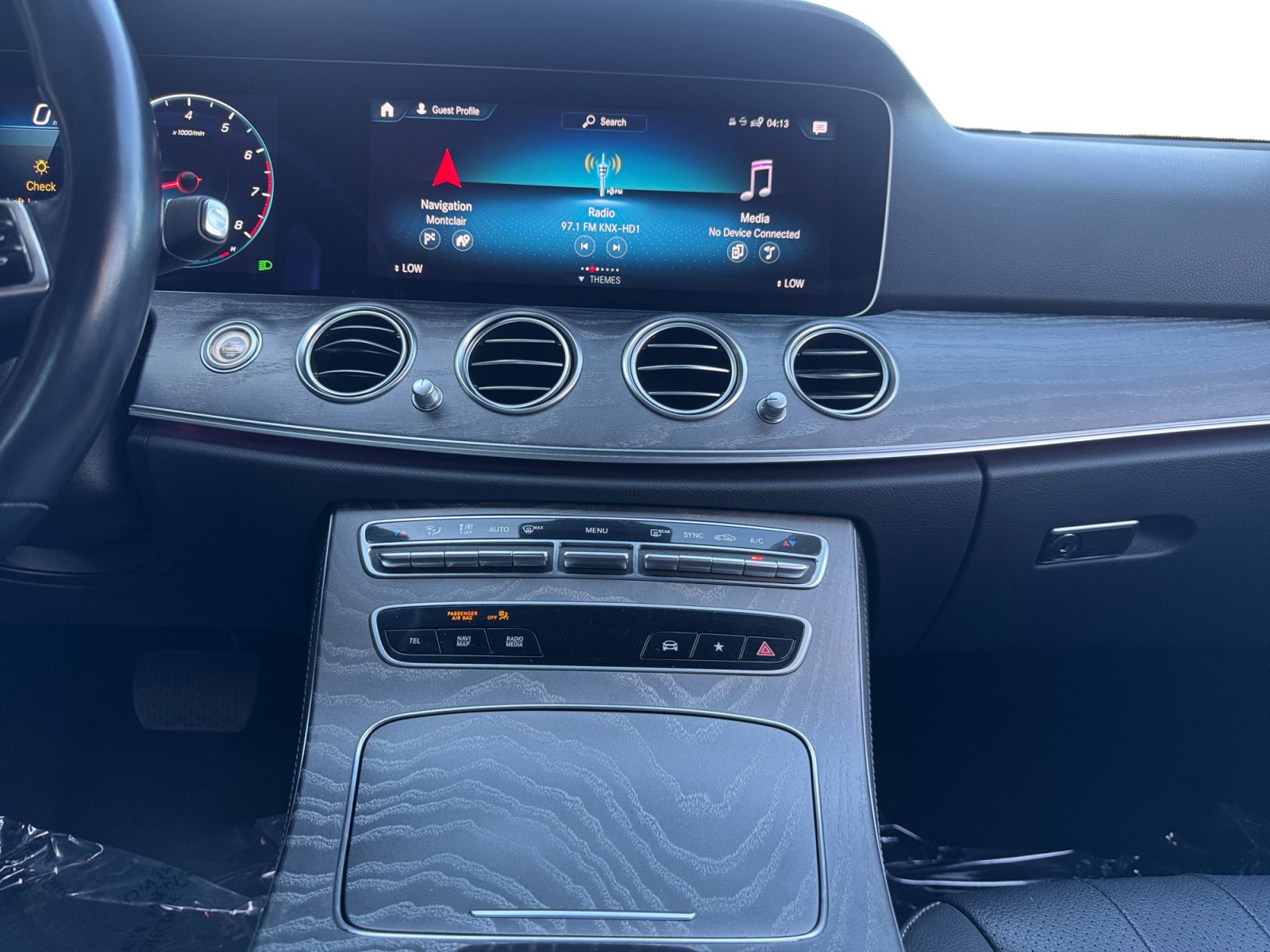 Used 2022 Mercedes-Benz E 350 Sedan w/ Driver Assistance Package image 10