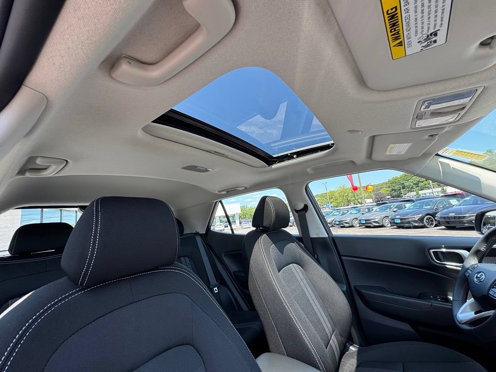 Used 2026 Hyundai Venue SEL FWD image 25