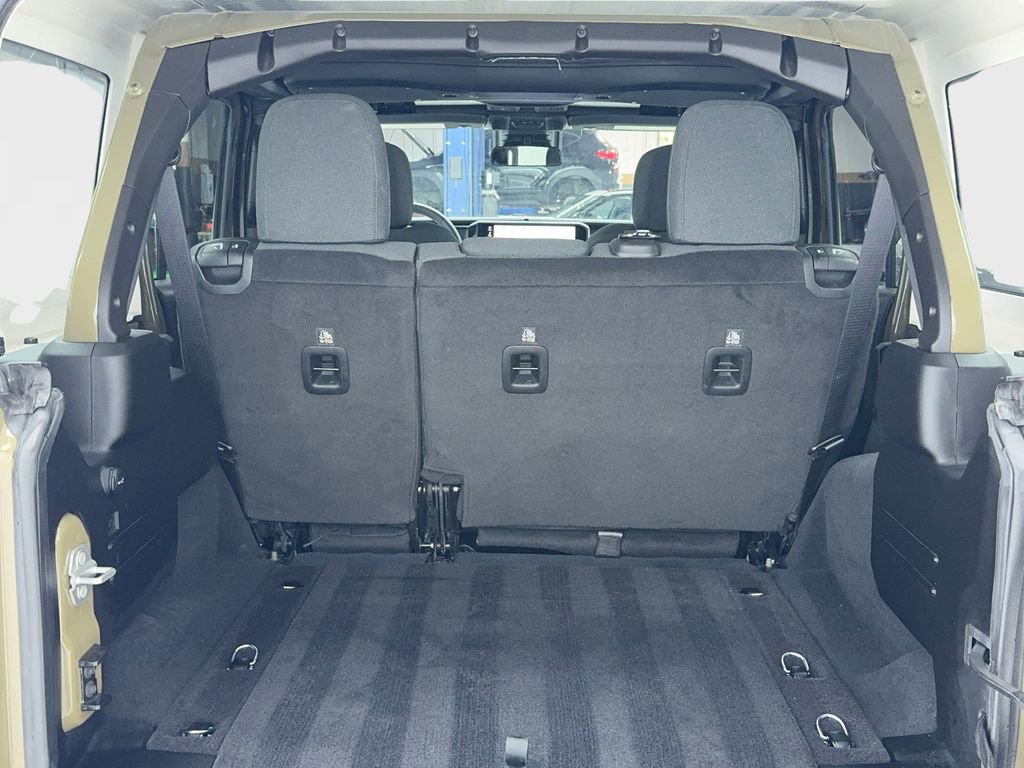 Used 2025 Jeep Wrangler Unlimited Rubicon image 12
