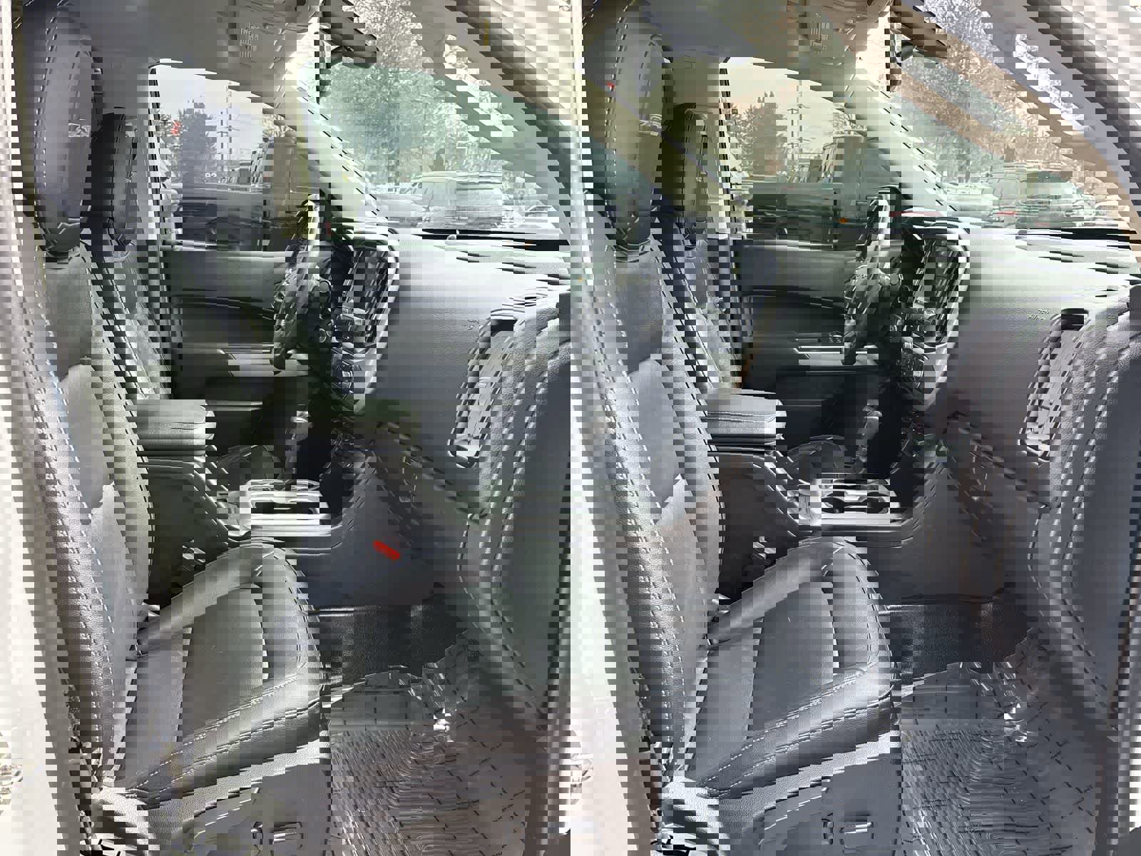 Used 2019 Chevrolet Colorado ZR2 image 6