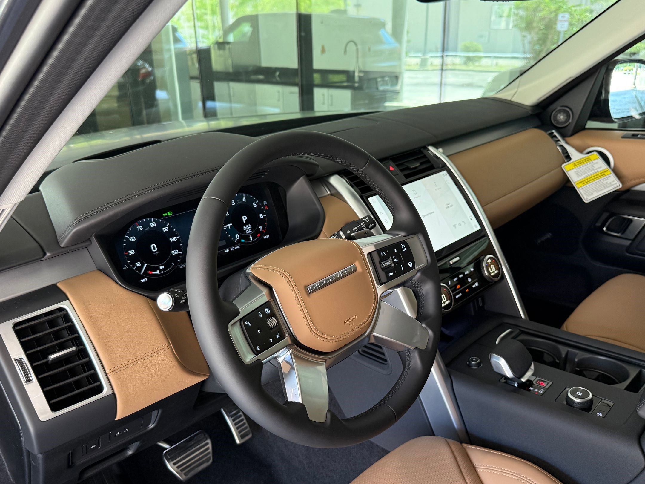 New 2026 Land Rover Discovery Limited Edition AWD/4WD image 4
