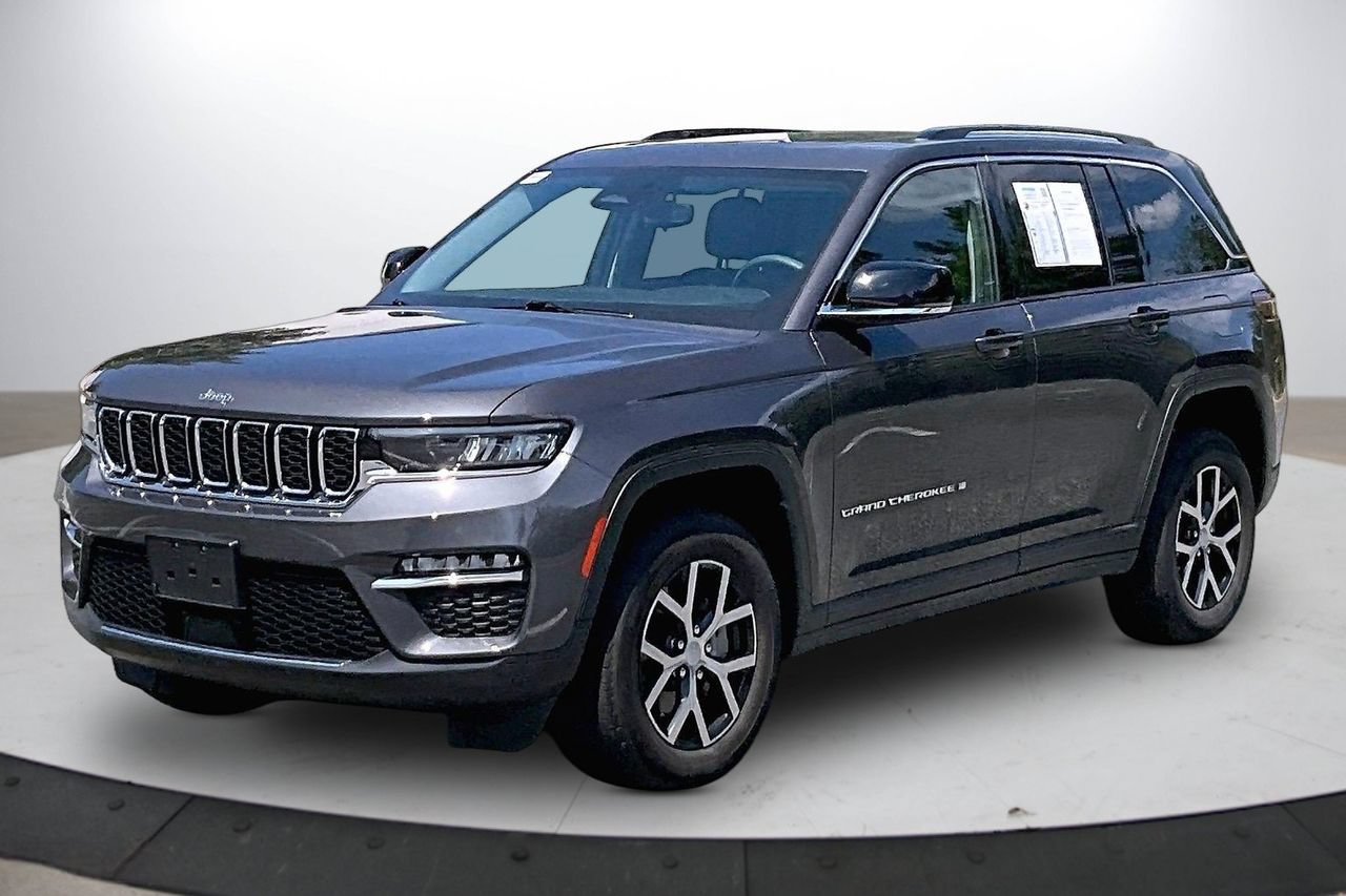 Certified 2023 Jeep Grand Cherokee Limited AWD/4WD image 4