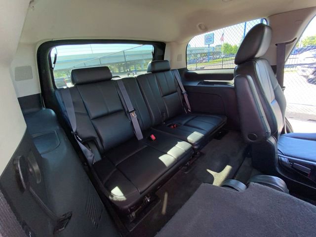 Used 2011 Chevrolet Tahoe LT w/ Luxury Package AWD/4WD image 2