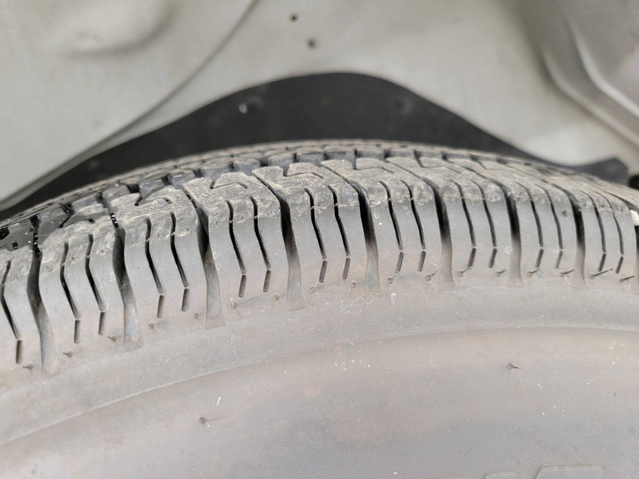 Used 2024 Chevrolet Express 2500 RWD 2500 135 w/ Driver Convenience Package image 5