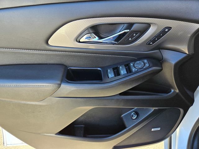 Used 2023 Chevrolet Traverse Premier image 17