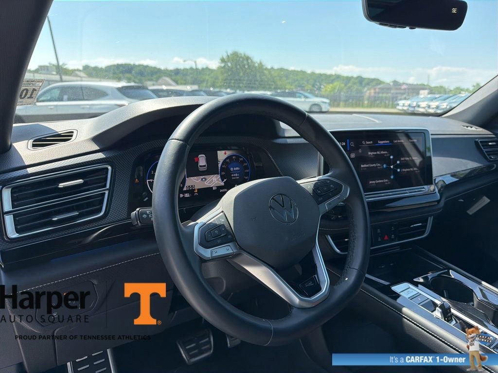 Used 2024 Volkswagen Atlas Cross Sport SEL R-Line AWD/4WD image 14