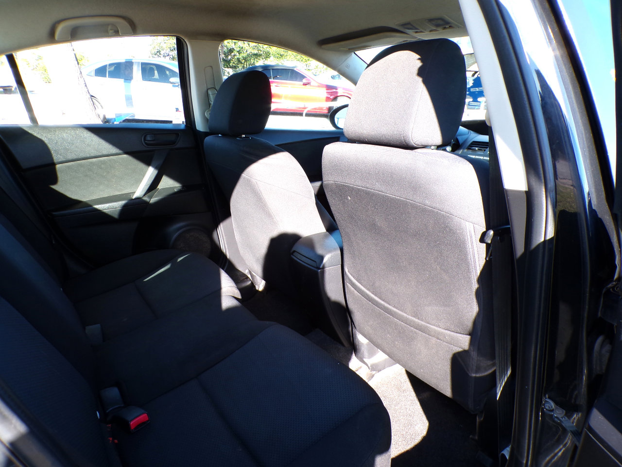 Used 2011 MAZDA MAZDA3 i Sport image 17