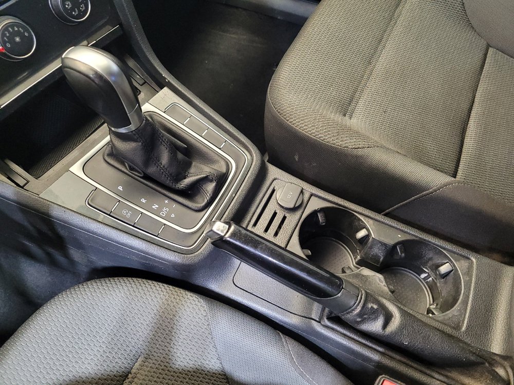 Used 2019 Volkswagen Golf S FWD image 26