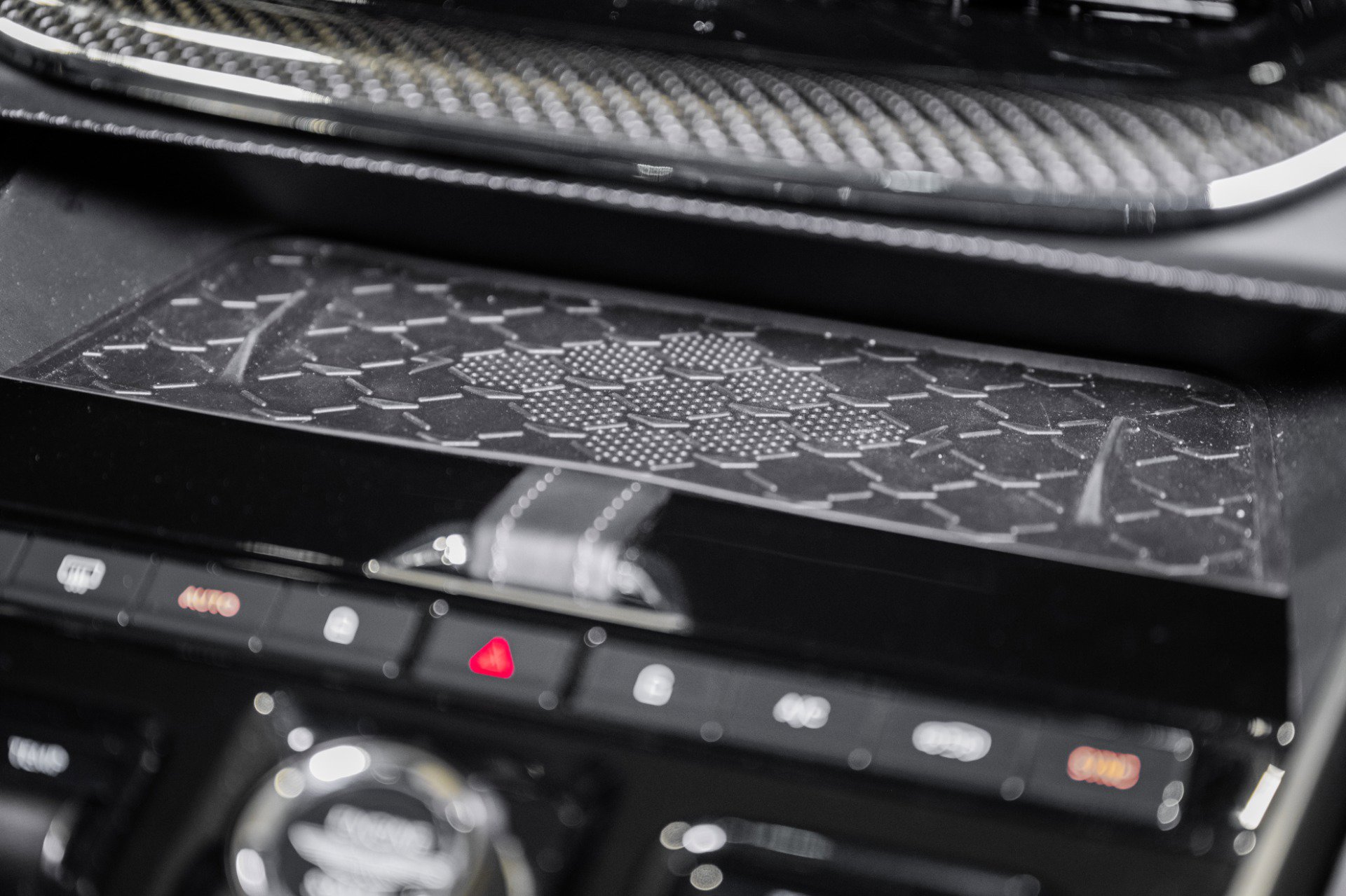 Used 2025 Aston Martin DBX 707 image 34