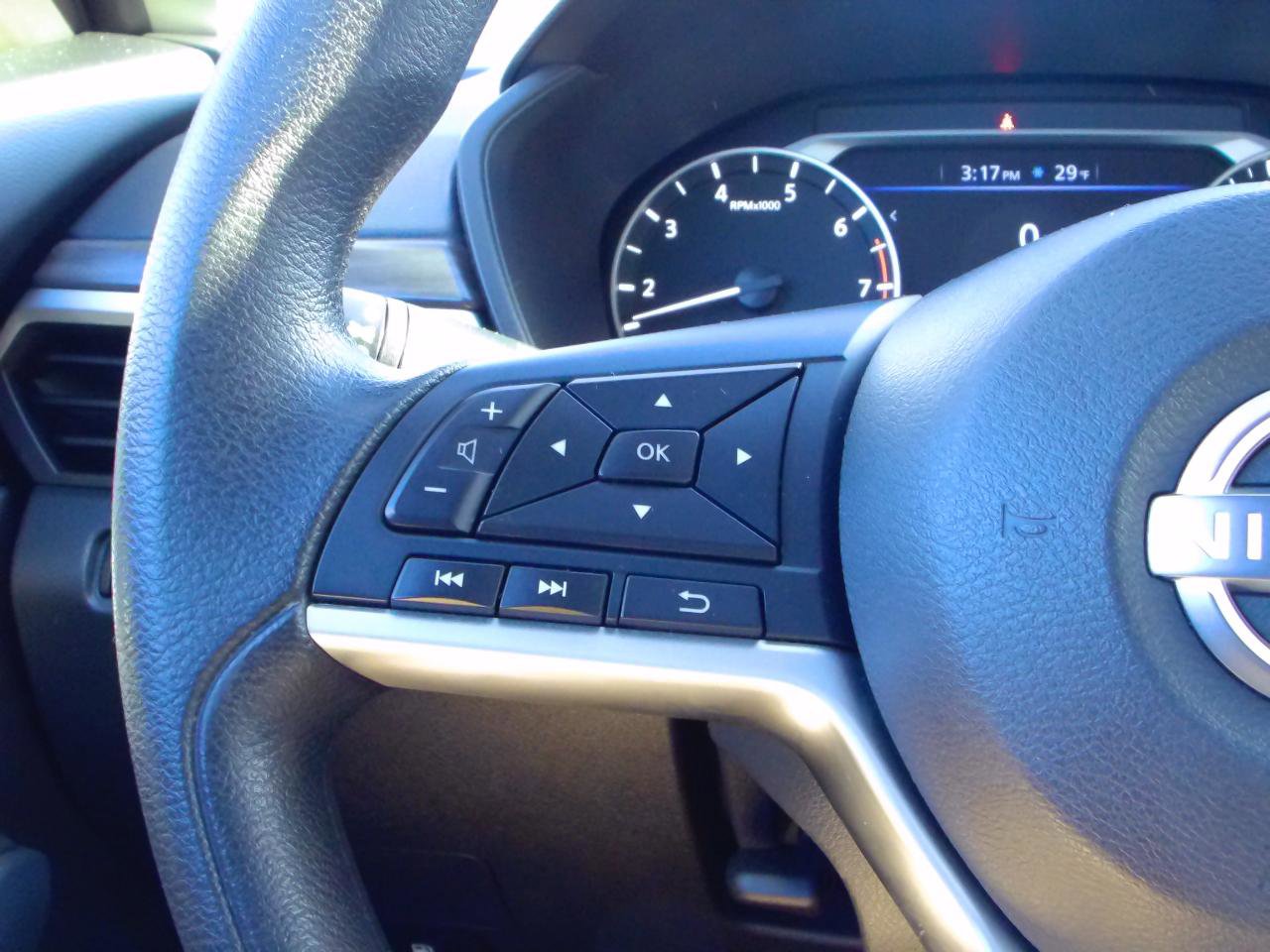 Used 2024 Nissan Altima 2.5 SV image 15