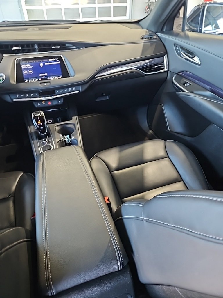 Used 2023 Cadillac XT4 Luxury image 24