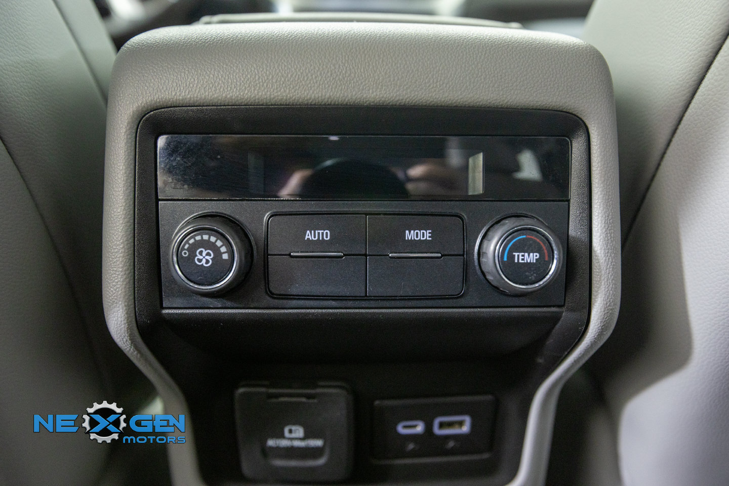 Used 2020 GMC Acadia SLT w/ LPO, Cargo Package AWD/4WD image 34