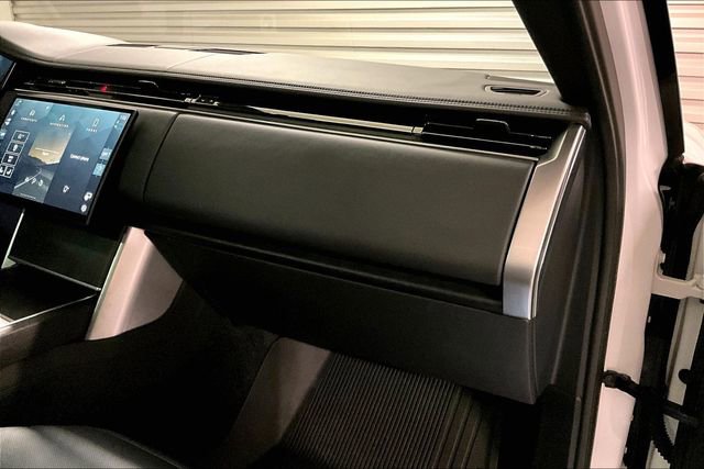 Certified 2024 Land Rover Range Rover SE image 25