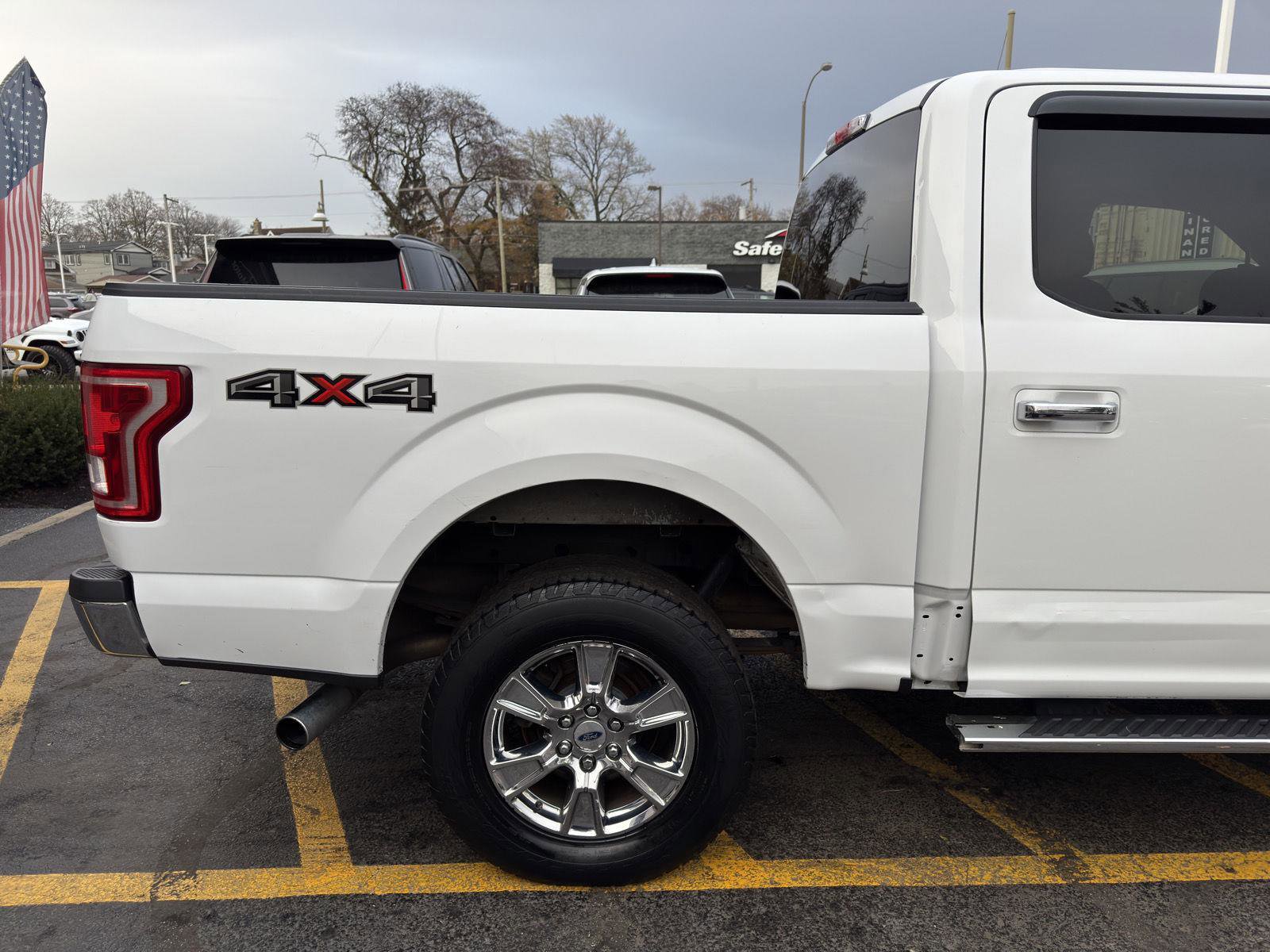 Used 2015 Ford F150 XLT w/ Equipment Group 301A Mid AWD/4WD image 11
