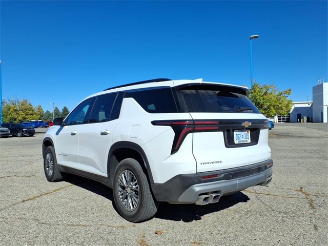 Used 2024 Chevrolet Traverse LT image 5