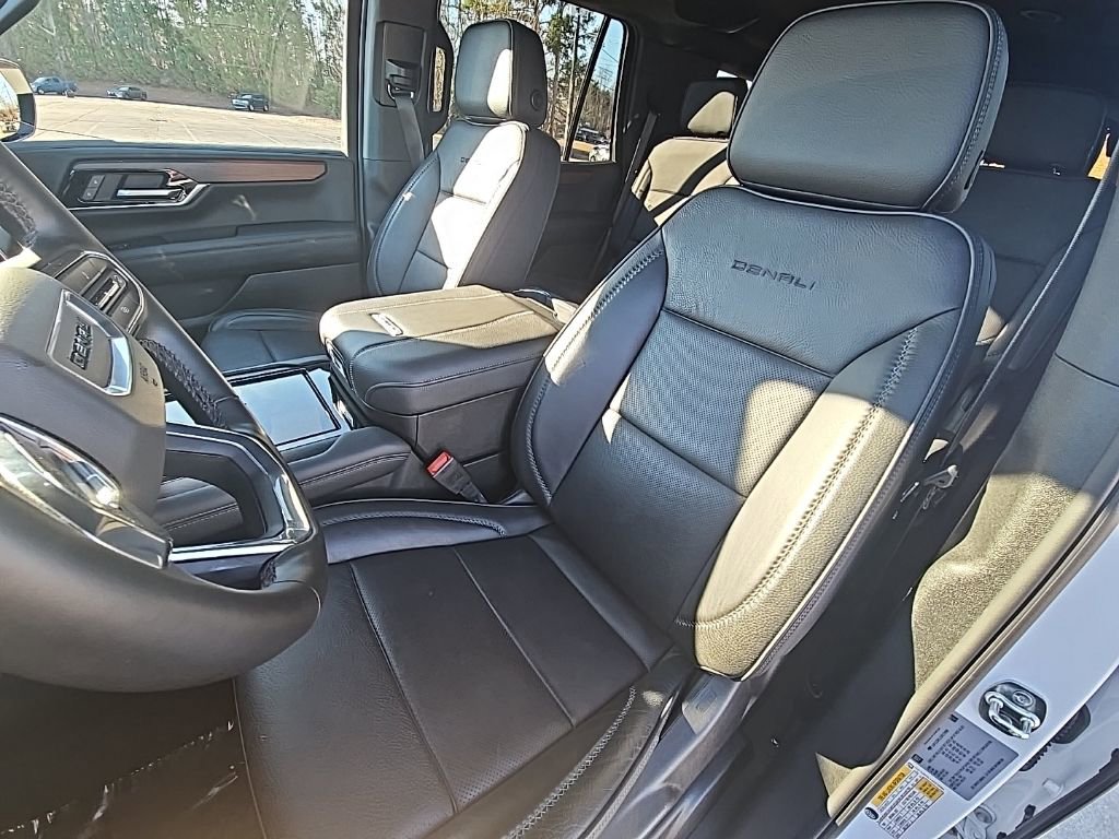 Certified 2025 GMC Yukon Denali image 13