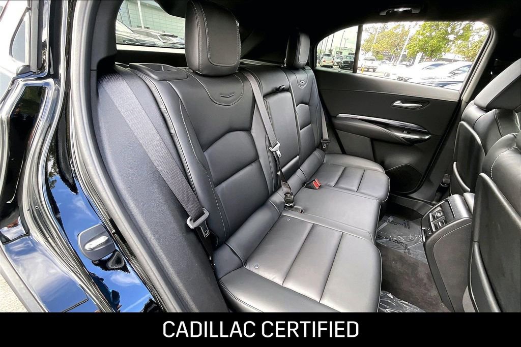 Certified 2023 Cadillac XT4 Luxury w/ Cold Weather Package image 18