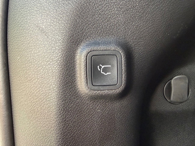 Used 2022 Jeep Cherokee Latitude Lux w/ Sun & Sound Group image 16